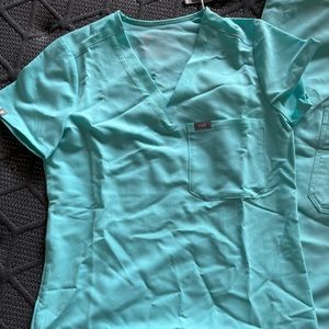 FIGS scrub Catarina one pocket Top and Yola Skinny pants